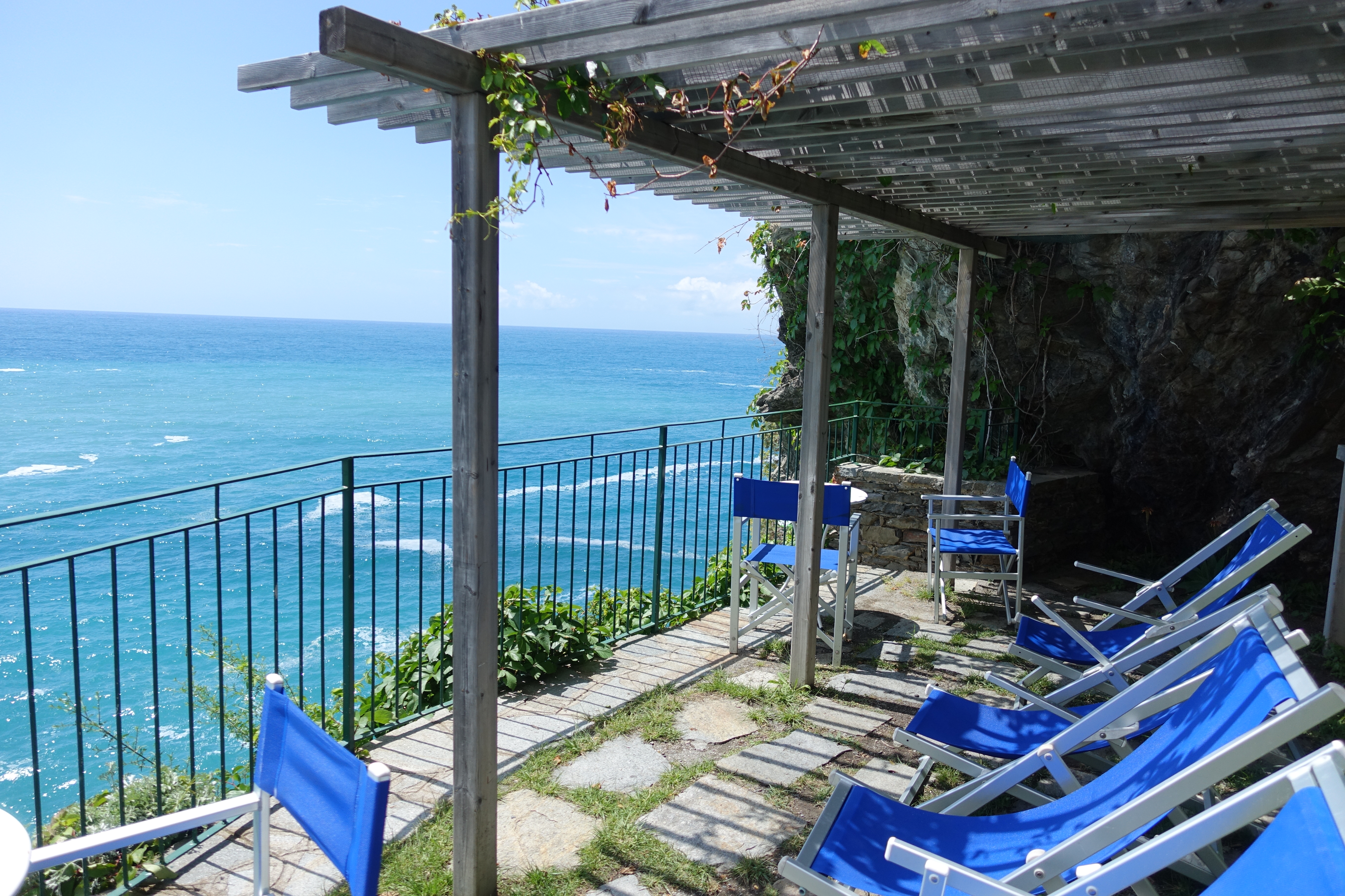 Shared balcony right below and to the side of our room at Gianni Franzi in Vernazza